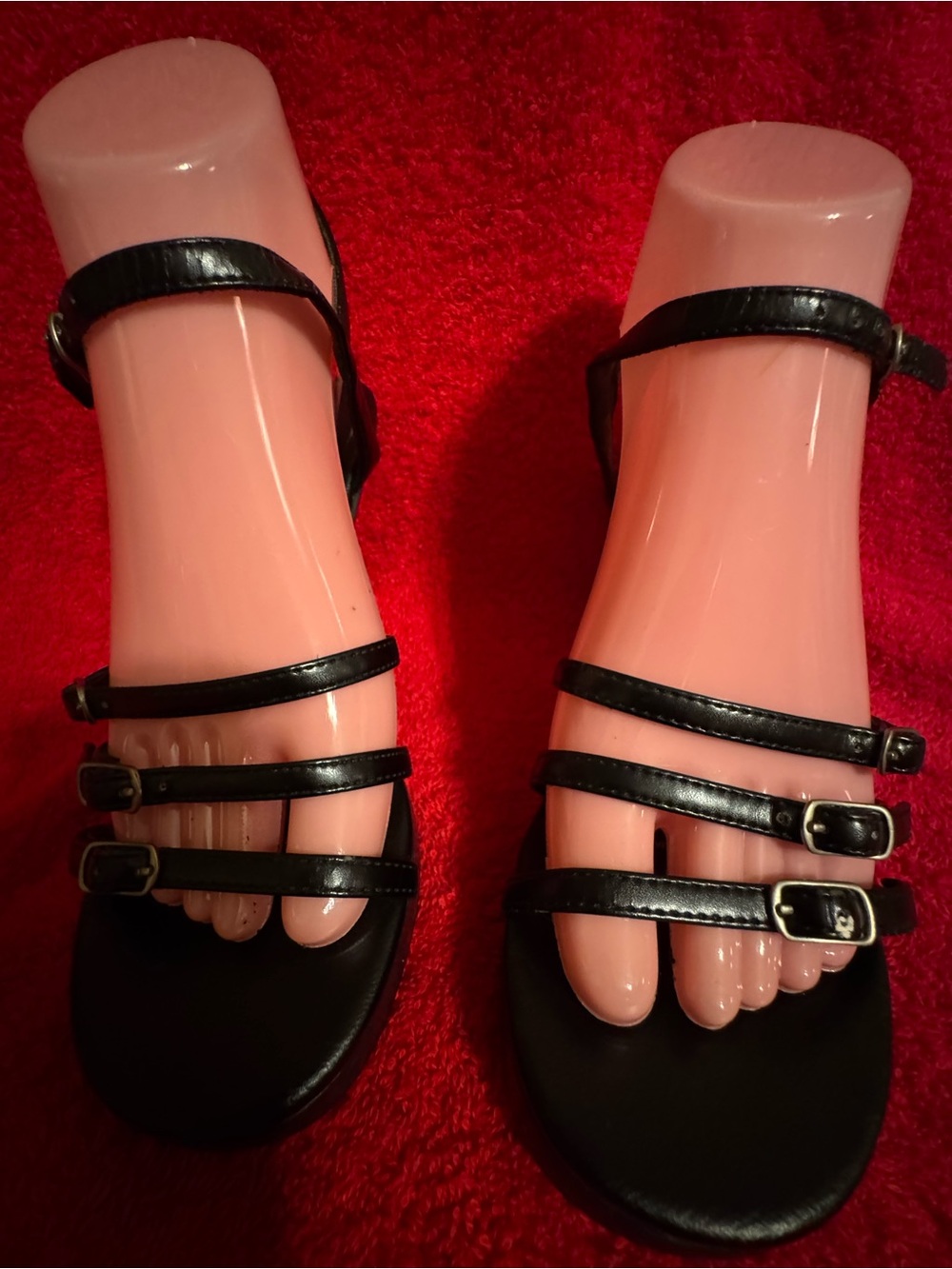 No Boundaries Sz 5.5 Black Strappy Buckle Sandals VGUC 😊😊